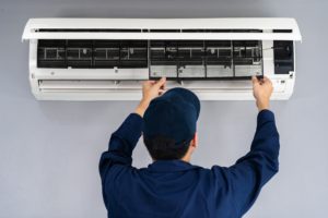cleaning black mold in air conditioner